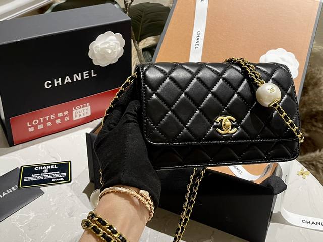 原厂皮 折叠礼盒 Chanel 24Ss 珍珠调节扣 发财包 慵懒随性又好背 上身满满的惊喜 高级慵懒又随性 彻底心动的