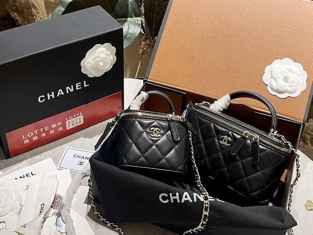 原单纯皮 / 礼盒包装 Chanel 经典王牌 小箱子 大号内置化妆镜 黑色系的搭配很适这季节 复古氛围感瞬间拉满 尺寸17Cm/11