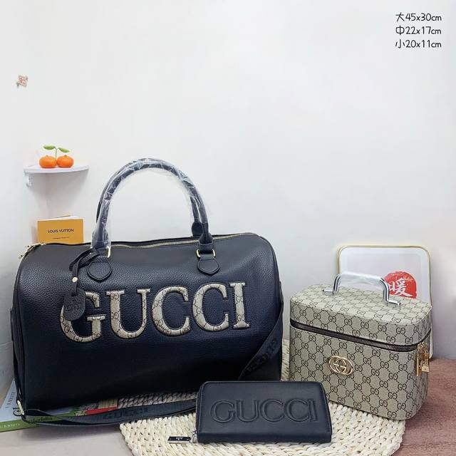 三件套 古驰 Gucci 购物袋+化妆包+钱包 3件套组合 尺寸：大45X30Cm，中22X17Cm，小20X11Cm.