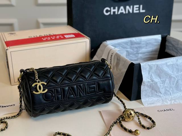 配盒 Size：20×11 Chanel香奈儿金球笔筒包 小众款式，出门不会撞包 经典图案设计复古又高级 日常出街简直不