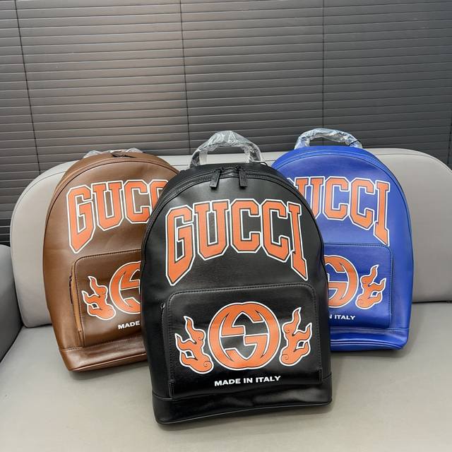 Gucci 古奇 饰织带gg背包 新款大容量双肩包 采用精湛镶嵌细工，实物拍摄 原厂原版面料 配送32 X 43 Cm。