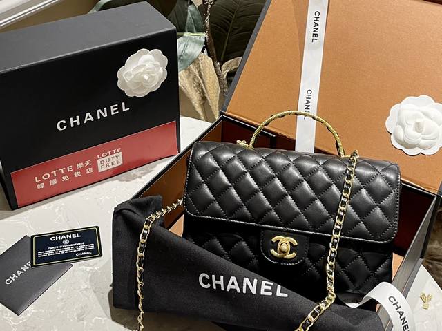 原版皮 折叠礼盒 Chanel 23K 手柄cf包 黑色系的搭配很适这季节 复古氛围感瞬间拉满 尺寸22 13Cm