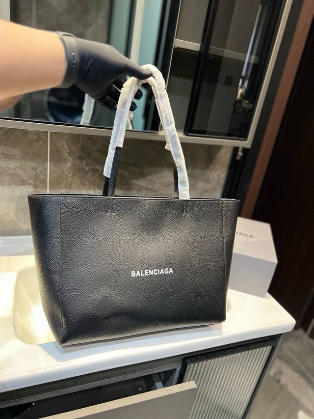 巴黎世家 Balenciaga 纸袋包 简单实用耐看 愈看愈好看！！！Ydl尺寸36.29