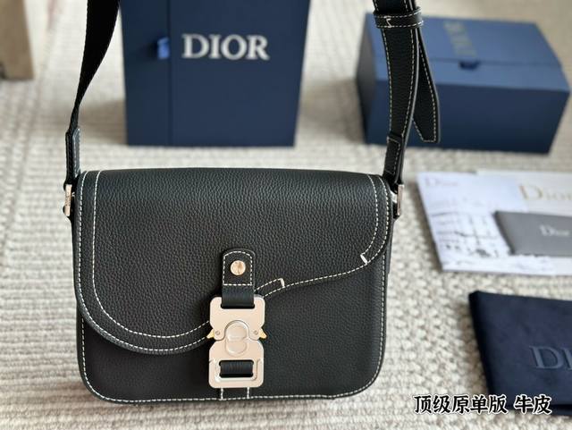 配盒 原单版 推荐 Size：23 12Cm Dior家 Homme 老花相机包 实在帅la ～ 简单有质感的设计 Dd
