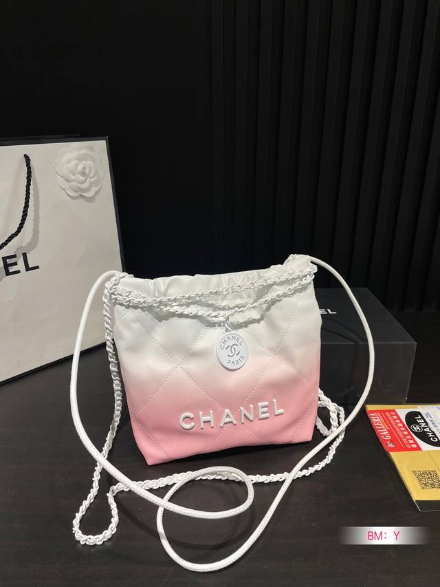 配折叠礼盒 Chanel 2024Ss迷你垃圾袋#大爆款预测 天呐chanel Mini垃圾袋也太美了叭颐 预测下一个大爆款翻