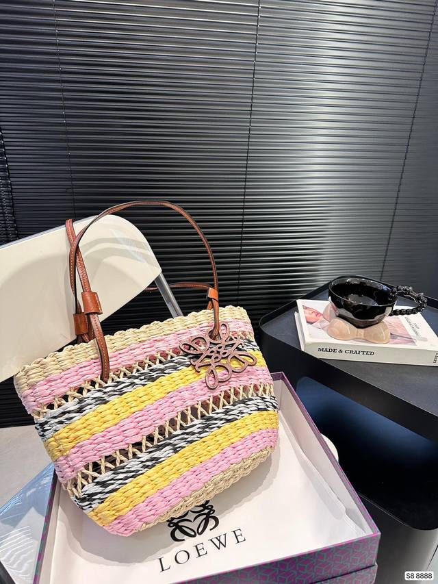 罗意威编织购物袋 手感和视觉效果是一样的 包型更是完美，随意搭配！尺寸24 23 货号8888
