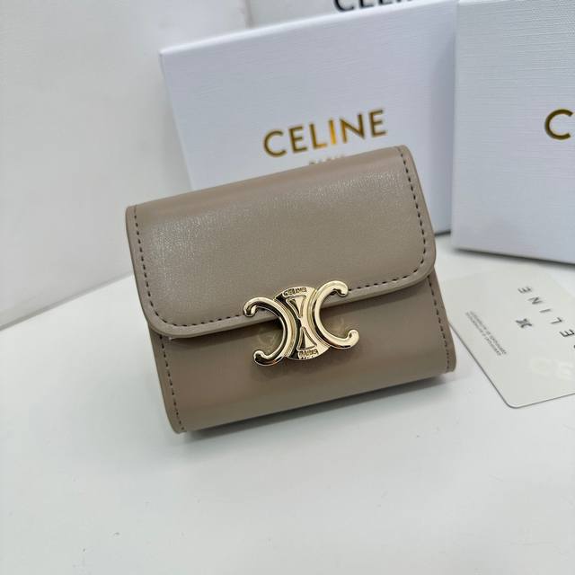 Celine 16332颜色 大象灰尺寸 11*10*5新款凯旋门2 件套，Celine短式钱包非常炫美的一个系列，专柜同步，采用头层牛皮，精致时尚！