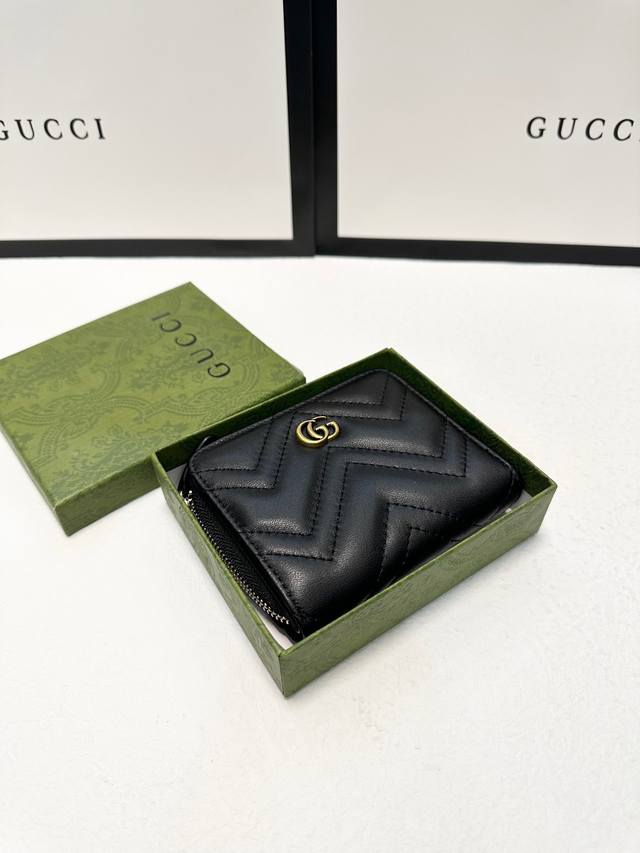 颜色 黑尺寸 11X7新款卡包，采用布面料配进口头层羊皮，做工精细，小巧实用，多功能卡包钱包小包必备款！
