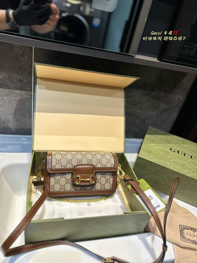 折叠礼盒 Gucci 1955新款三合一新包包 Gucci最新款 里面空间也很足 手机也能放进去 还带个卡包 这个款是没有皮肩带重点是价格很香！我爱小包包！22