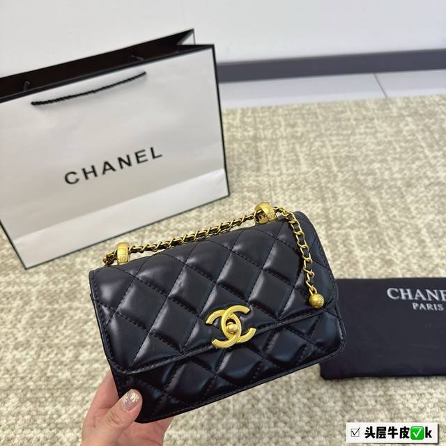 折叠盒 Chanel24C双金珠回归 魅力无敌 专柜双金珠包返场，众所期待的一只高颜值爆款 调节链条可以斜挎、单肩、流浪、手拿各种捏造型，满足各种需求、又美又飒