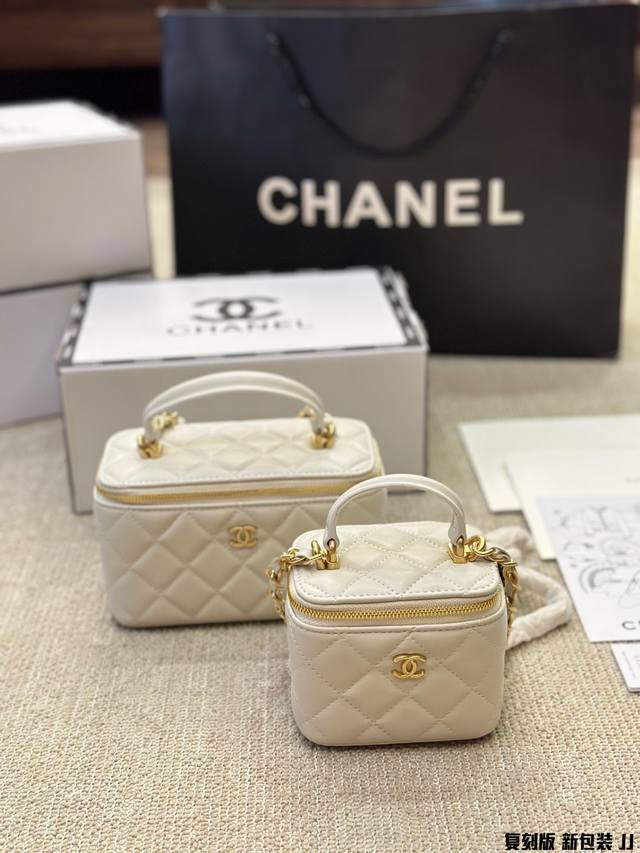 复刻版 新包装 Chanel 盒子包 慵懒随性又好背 上身满满的惊喜 高级慵懒又随性 彻底心动的一只 Size：大号18 12Cm 小号10 10Cm - 点击图像关闭