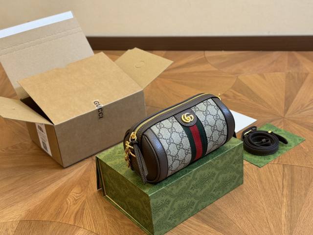 配折叠盒飞机盒 size：19.11cm 古奇新款枕头包 容量非常！ 经典的味道！