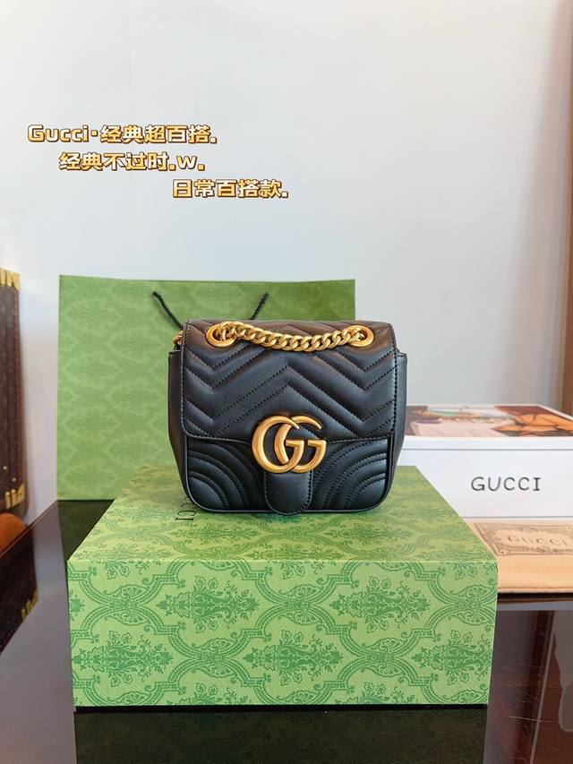 配礼盒 Gucci新款马蒙 Marmont小胖子包 Gucci GG marmont于出新款了 方方正正的一只小胖子 超百搭 尺寸：17*7*15cm
